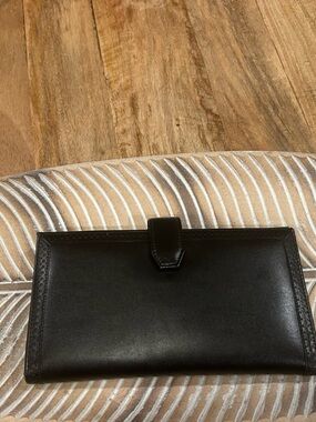 Isaac Mizrahi Travel wallet Passport wallet genuine leather NEW! No tags.